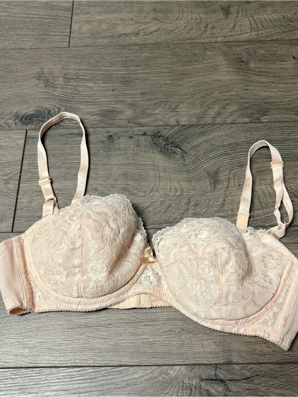Adonna tan lacy bra 38B
